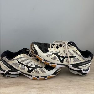 Mizuno Black and White Athletic Shoes